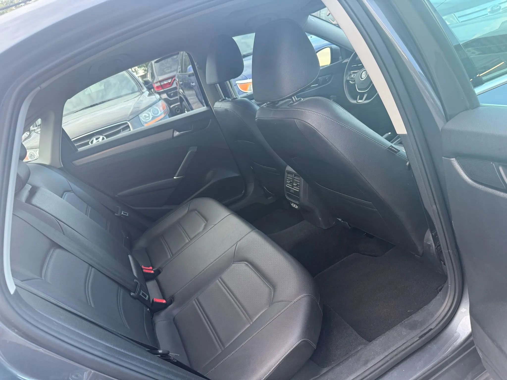 Used 2022 Volkswagen Passat 2.0T SE image 15