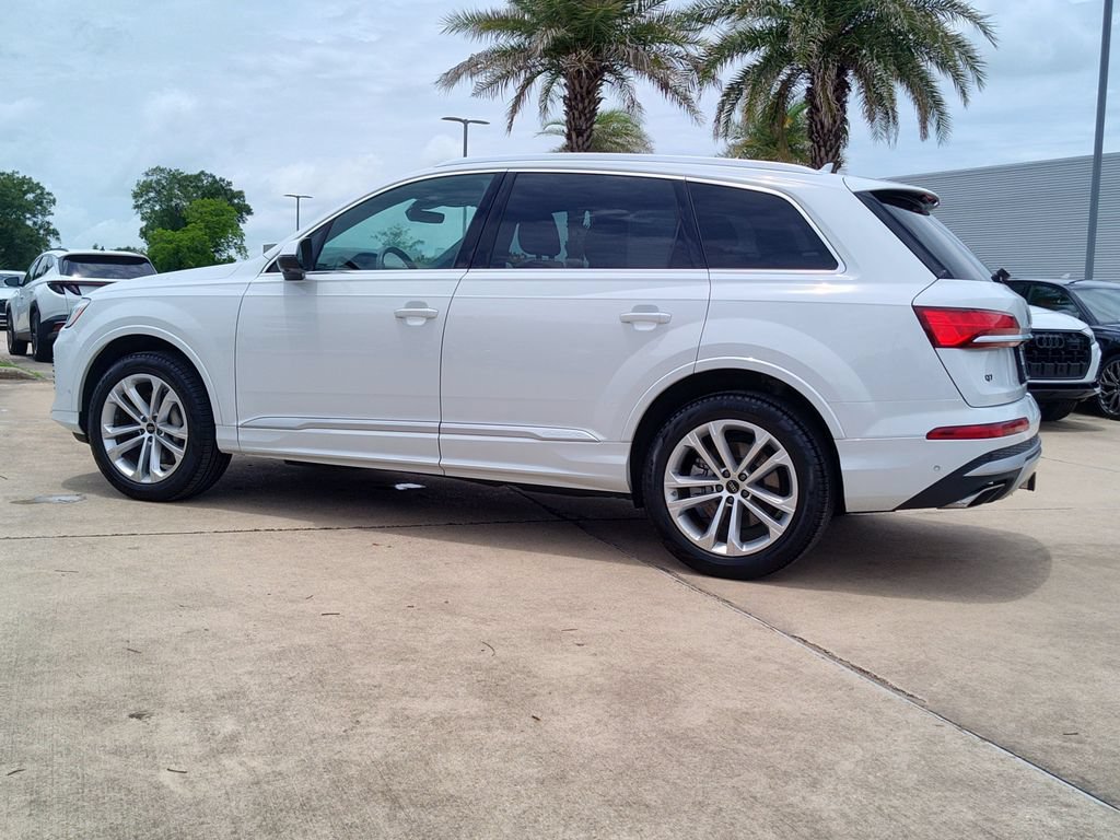 Used 2025 Audi Q7 2.0T Premium w/ Convenience Package AWD/4WD image 5