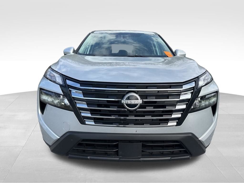 Used 2025 Nissan Rogue SV image 12