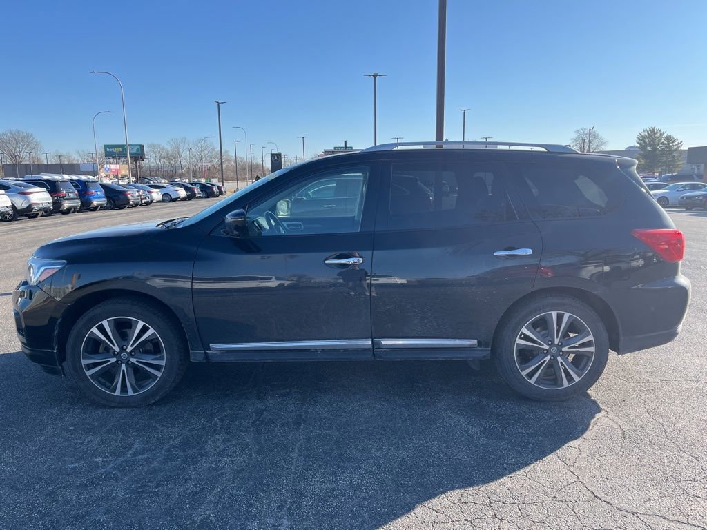 Used 2020 Nissan Pathfinder Platinum image 3