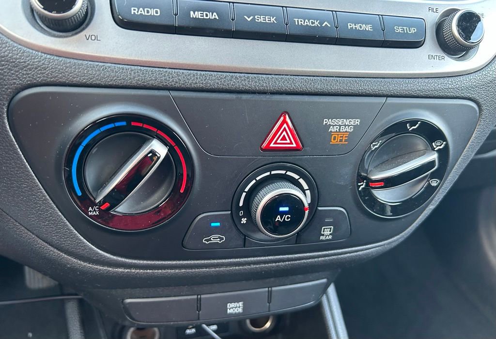 Used 2019 Hyundai Accent SE FWD image 25