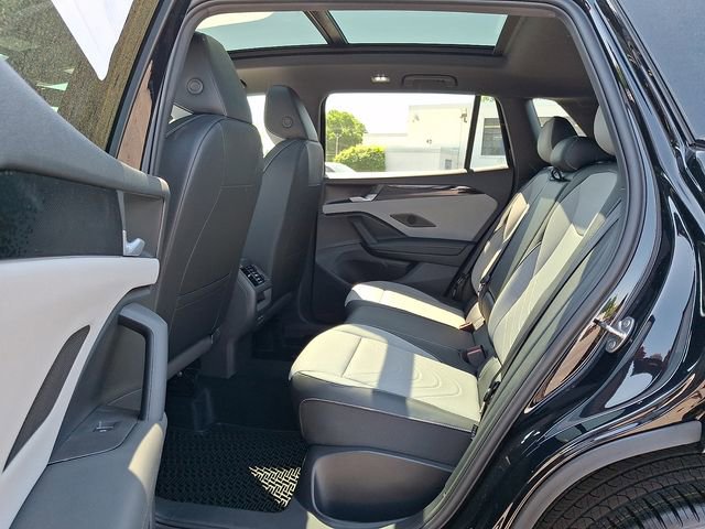 New 2026 Volkswagen Tiguan SE R-Line FWD image 5