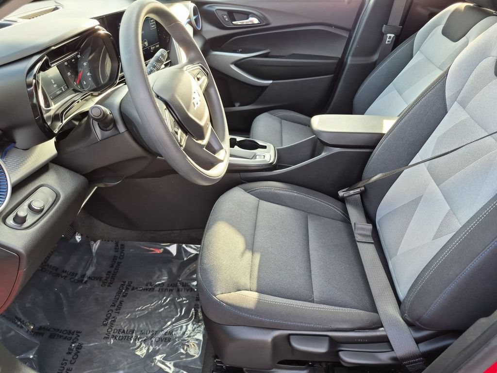 Used 2026 Chevrolet Trax LS FWD image 15