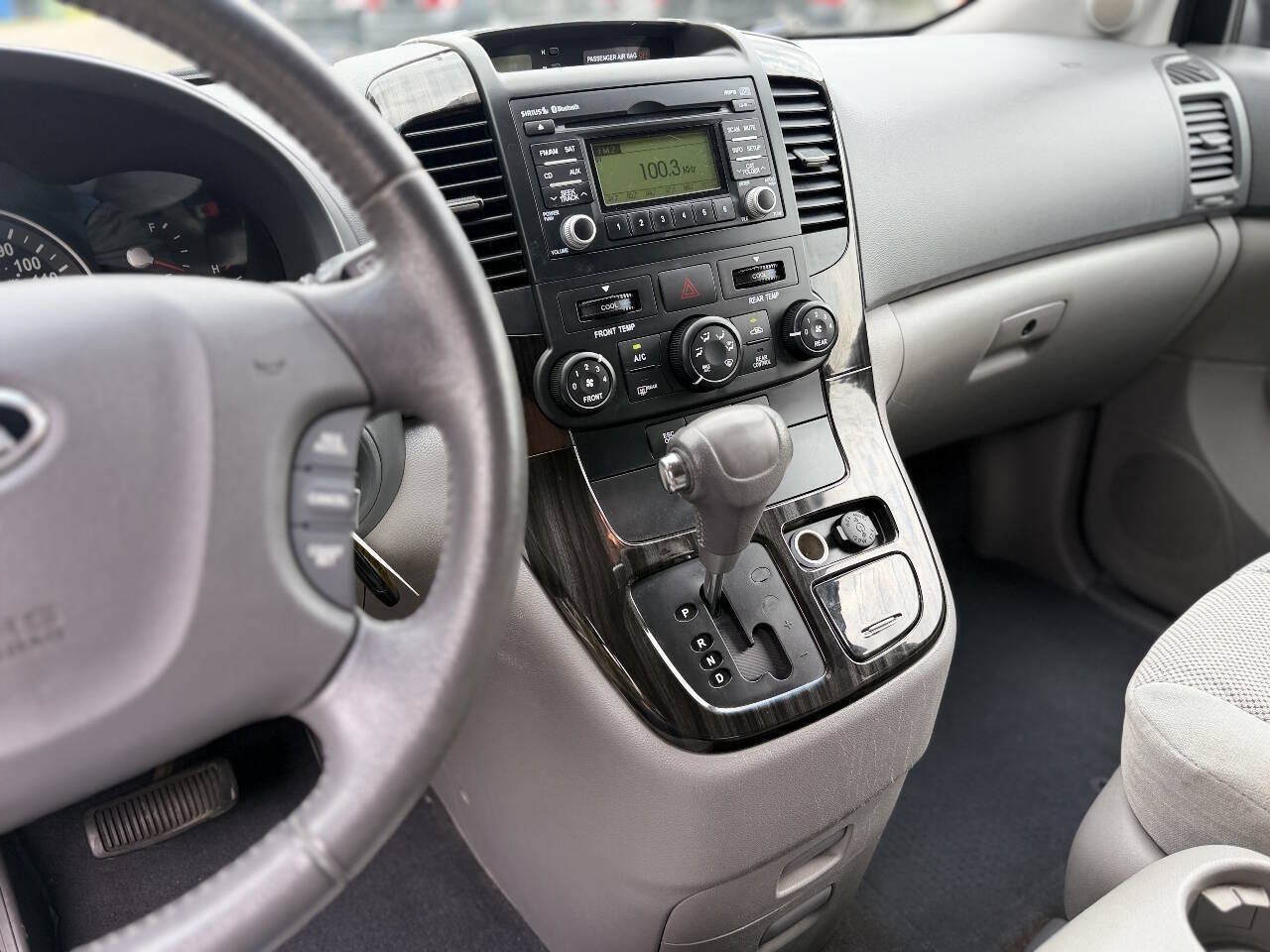 Used 2011 Kia Sedona EX FWD image 16