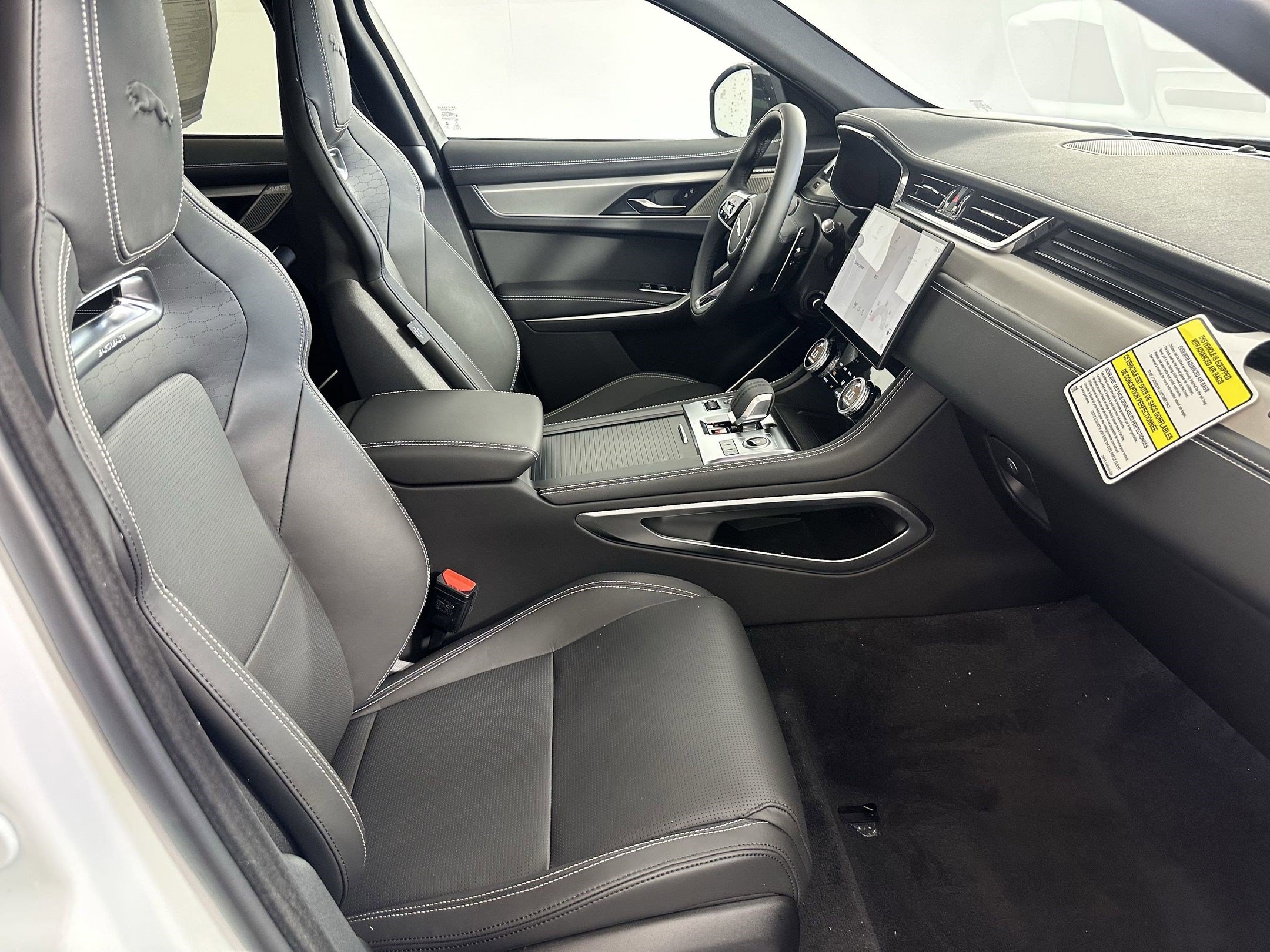 Used 2026 Jaguar F-PACE R-Dynamic S AWD/4WD image 19