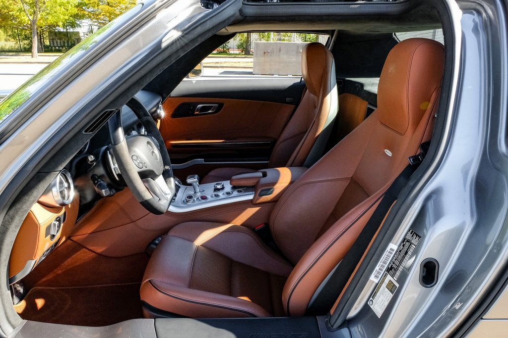Used 2011 Mercedes-Benz SLS AMG Coupe image 6