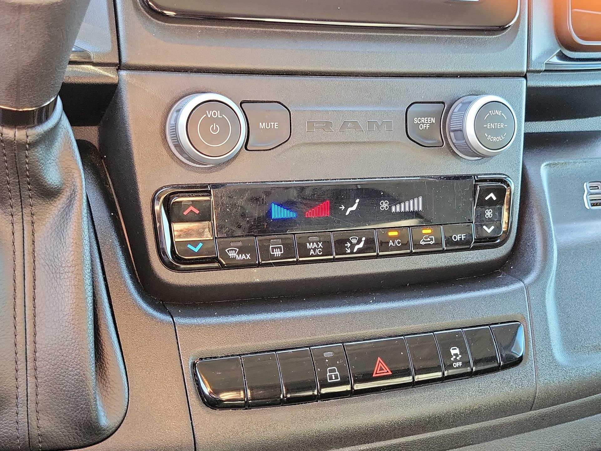 Used 2025 RAM ProMaster 3500 w/ Convenience Group FWD image 14