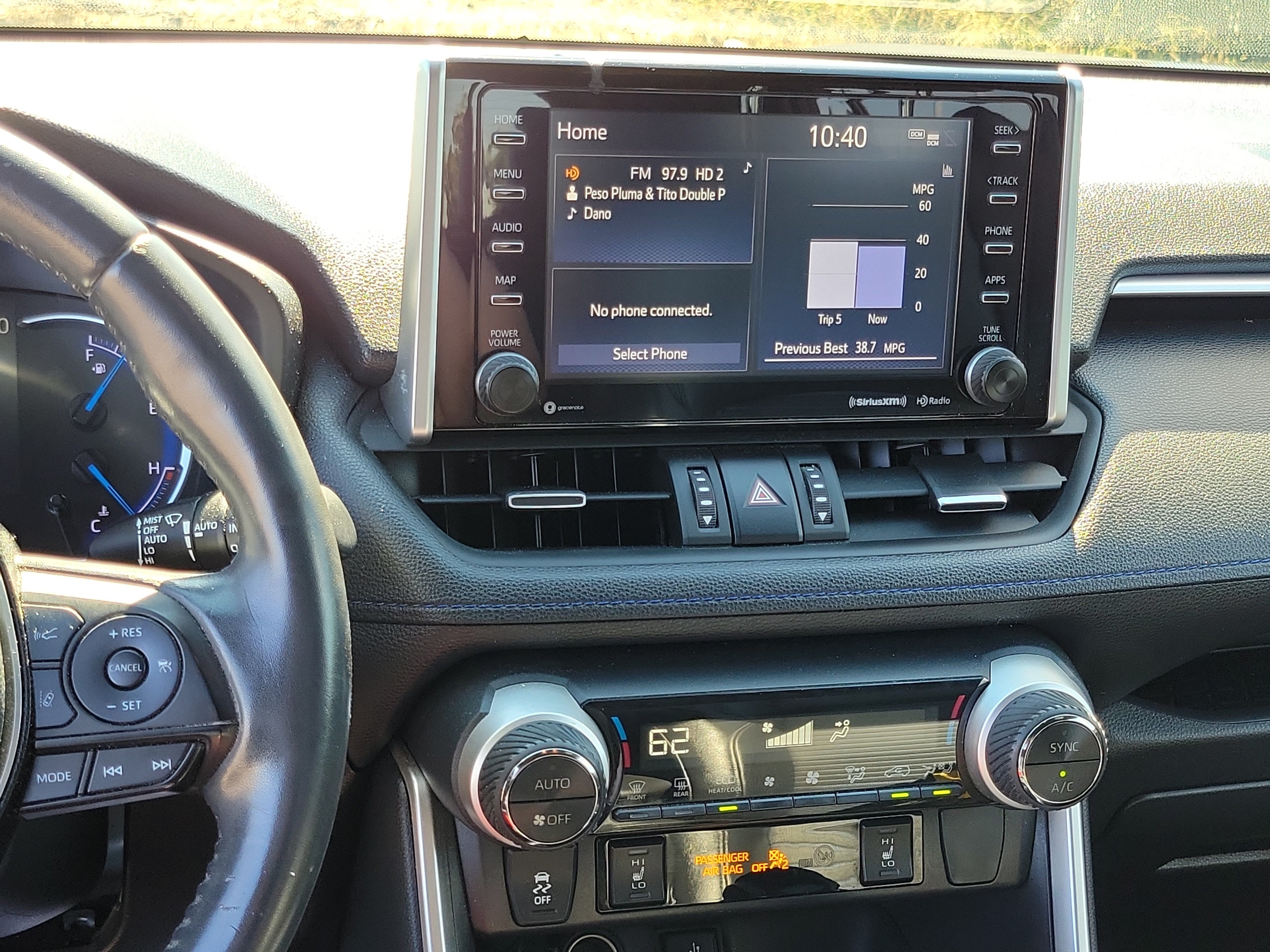 Used 2020 Toyota RAV4 XSE w/ XSE Grade Weather Package AWD/4WD image 14