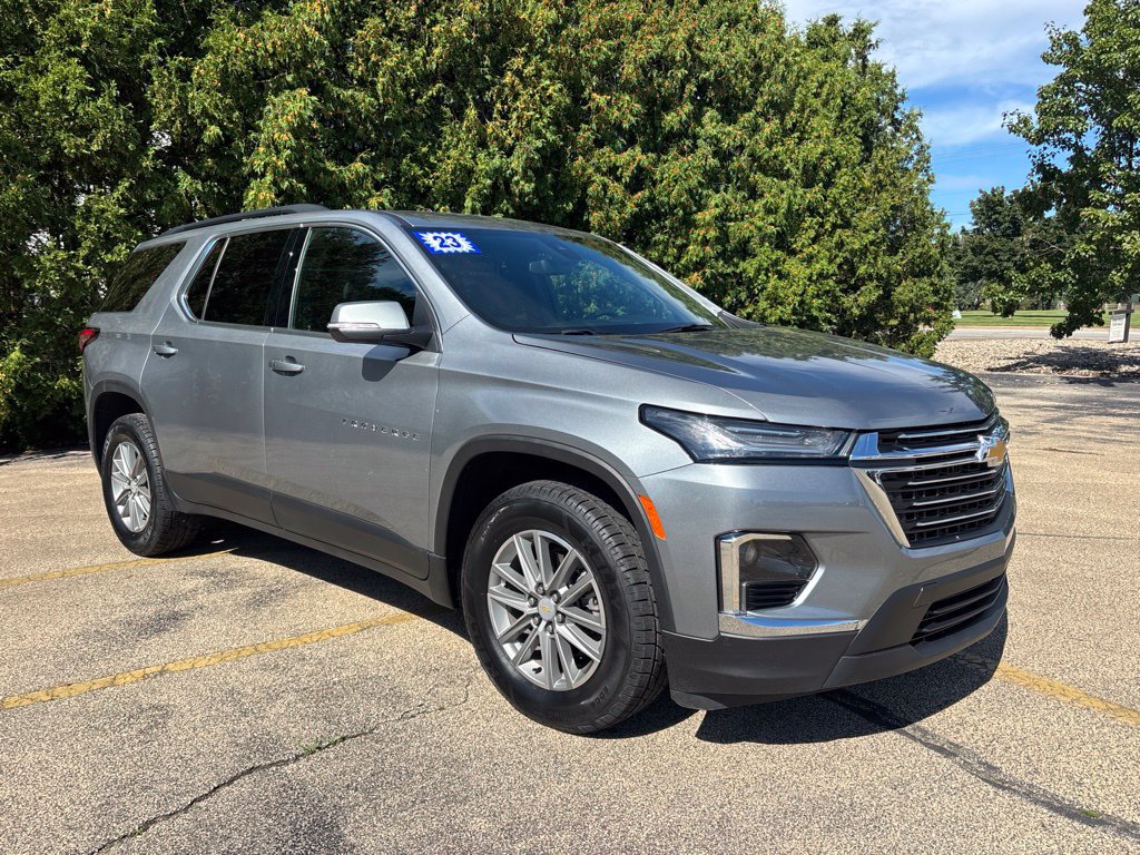 Used 2023 Chevrolet Traverse LT
