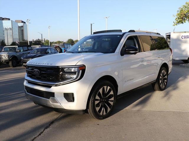 New 2025 Ford Expedition Platinum w/ Platinum Ultimate Package AWD/4WD image 2