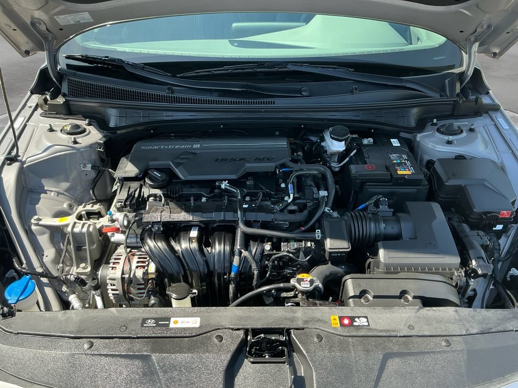 Used 2023 Hyundai Elantra SEL w/ Preferred Accessory Package FWD image 18