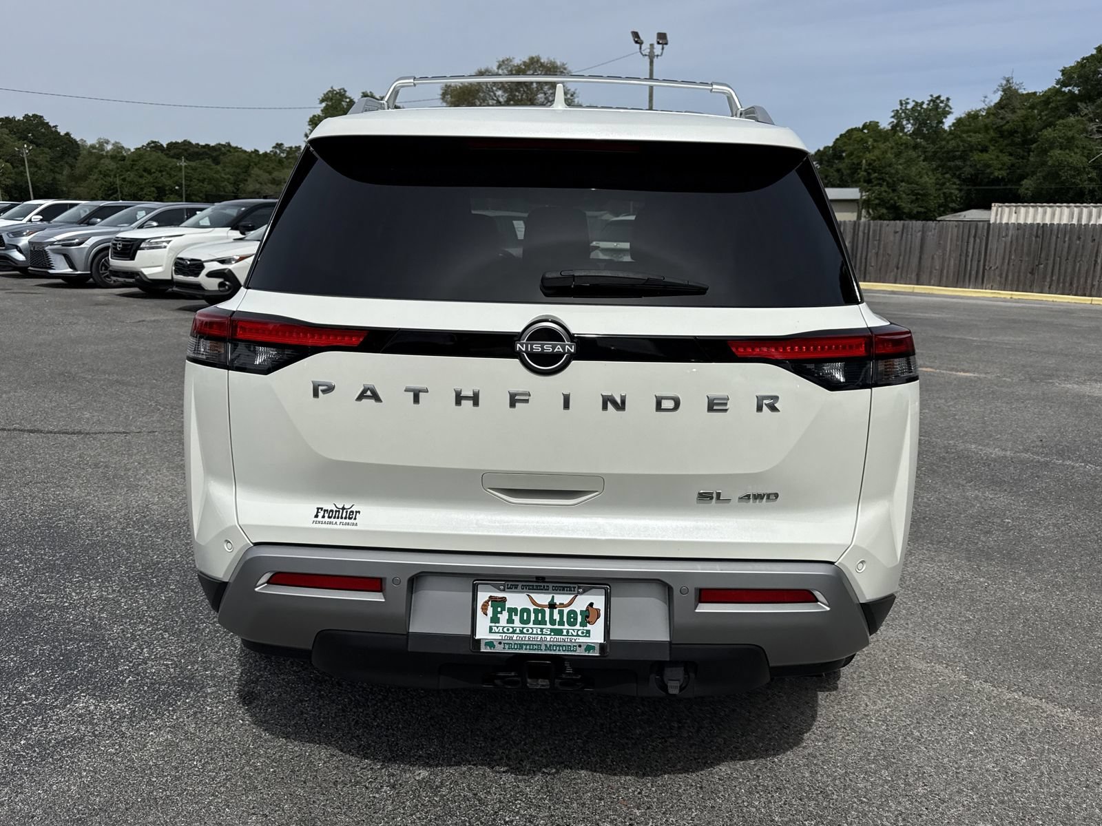 Used 2023 Nissan Pathfinder SL w/ SL Premium Package AWD/4WD image 4