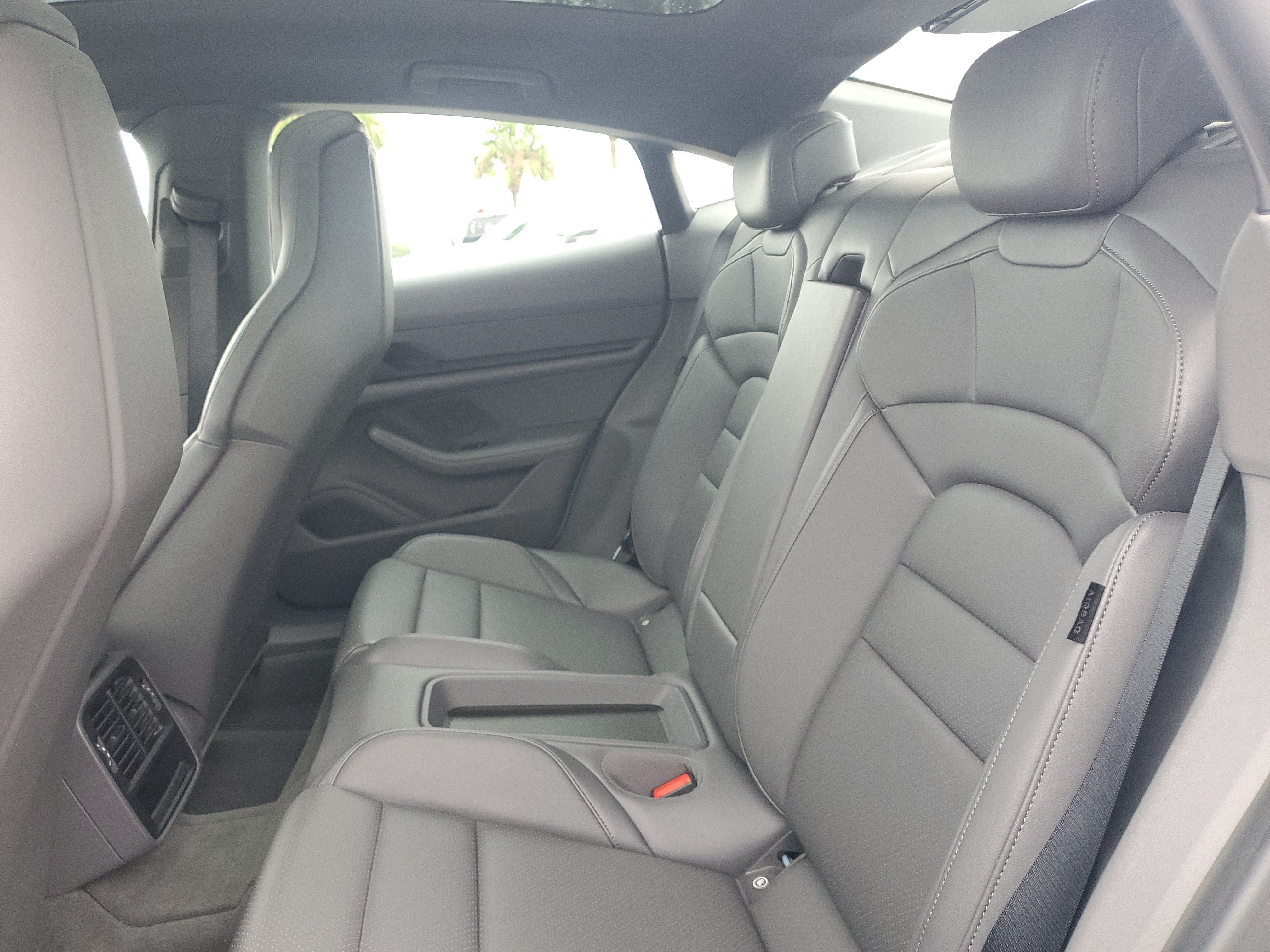 Used 2022 Porsche Taycan RWD image 12