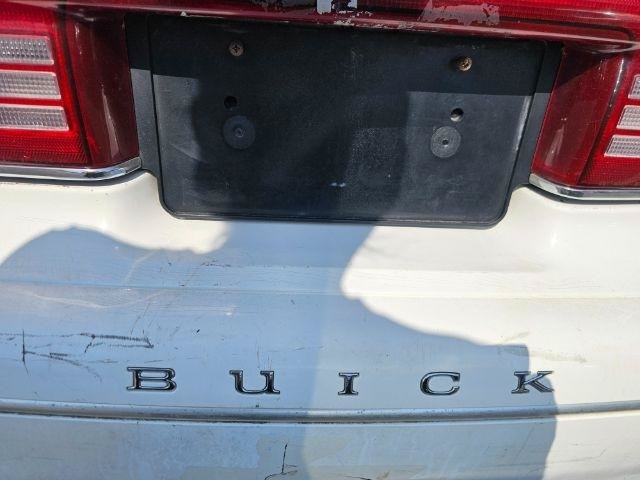 Used 2001 Buick Century Custom w/ Premium Pkg FWD image 31