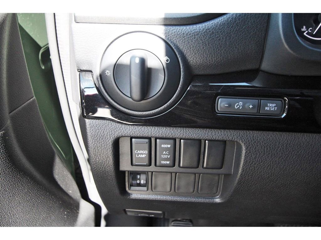 Used 2024 Nissan Titan SV w/ SV Bronze Edition Package image 22