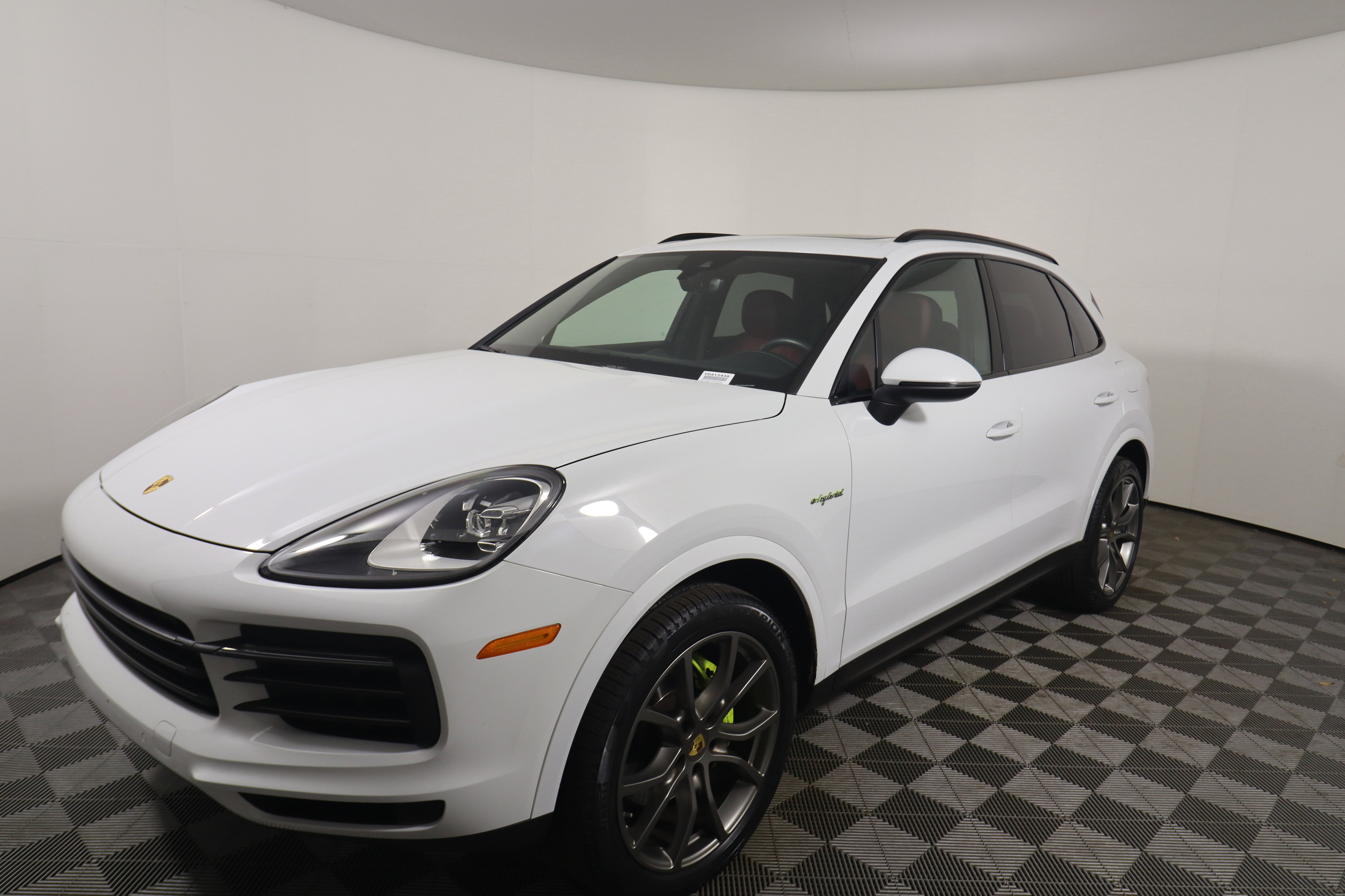 Certified 2023 Porsche Cayenne Platinum Edition image 11