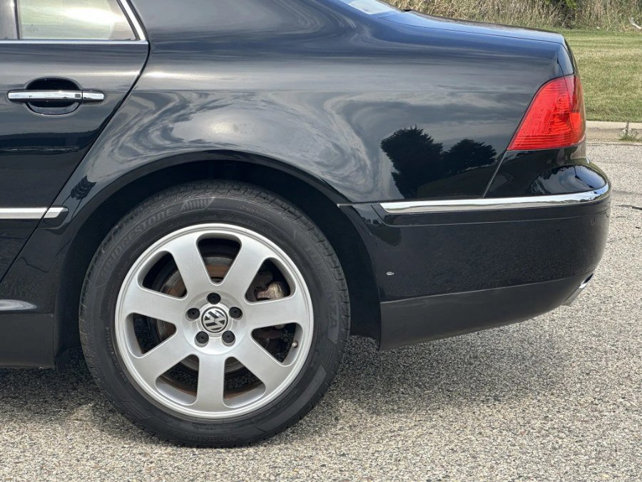 Used 2004 Volkswagen Phaeton V8 AWD/4WD image 13