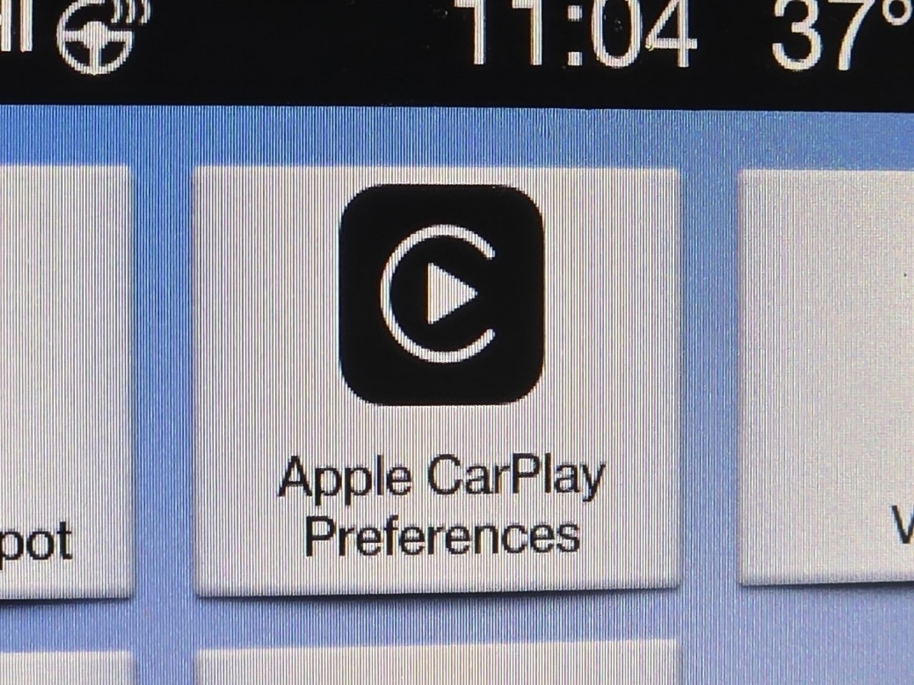 Used 2019 Ford Explorer XLT w/ Equipment Group 202A image 4