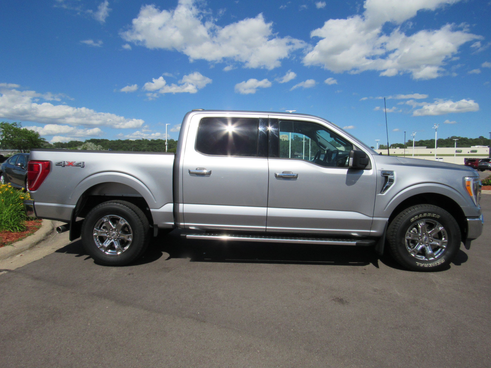 Used 2022 Ford F150 XLT w/ Equipment Group 302A High AWD/4WD image 5