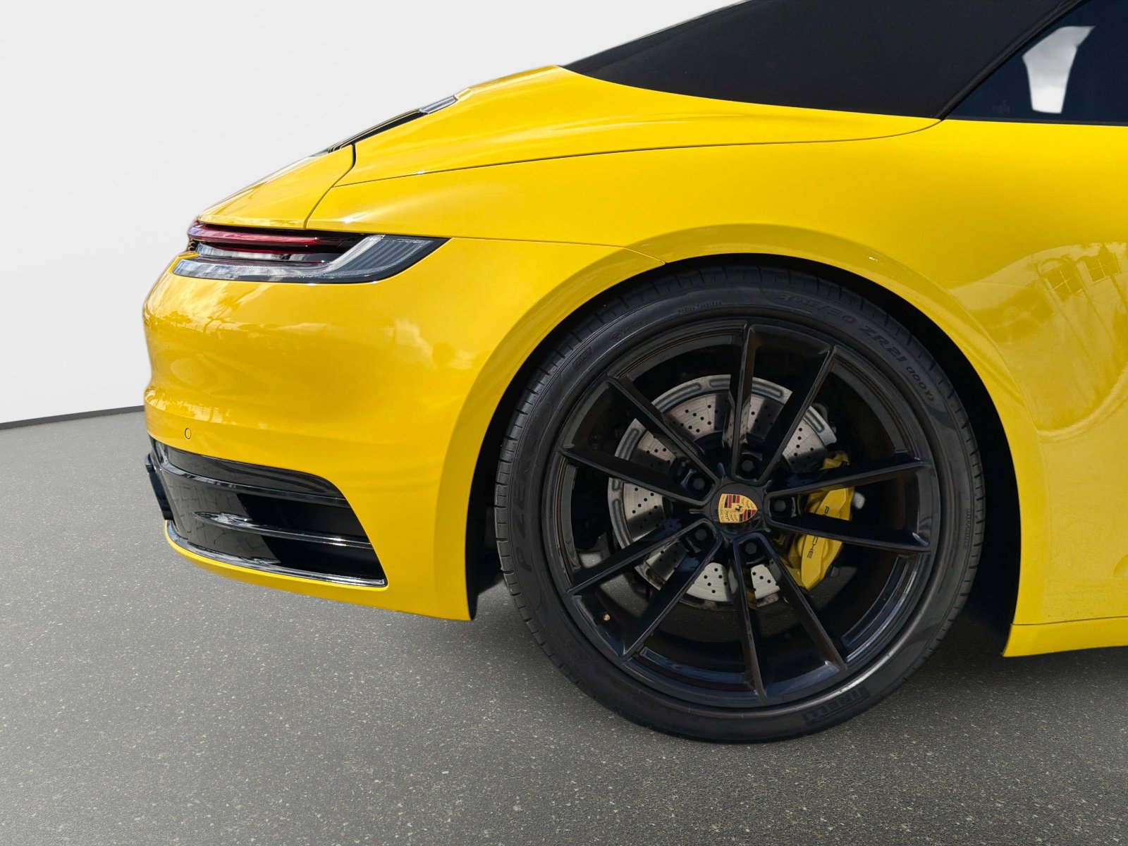 Used 2022 Porsche 911 Carrera RWD image 18