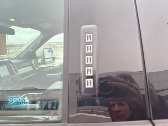 Used 2017 Ford F250 Lariat w/ Chrome Package image 14