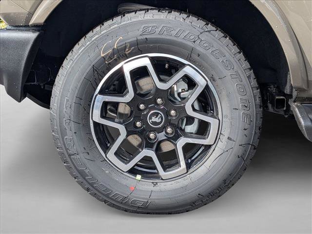 New 2025 Ford Bronco Outer Banks image 9