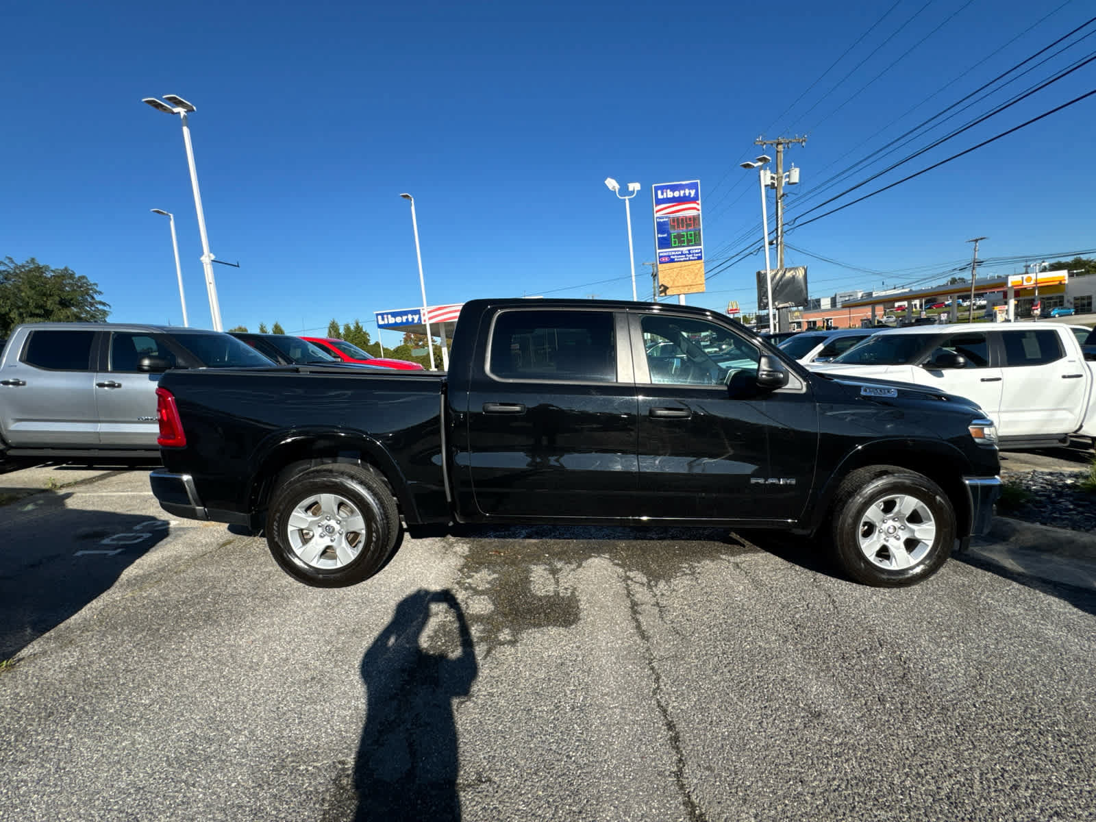 Used 2025 RAM 1500 Big Horn AWD/4WD image 18