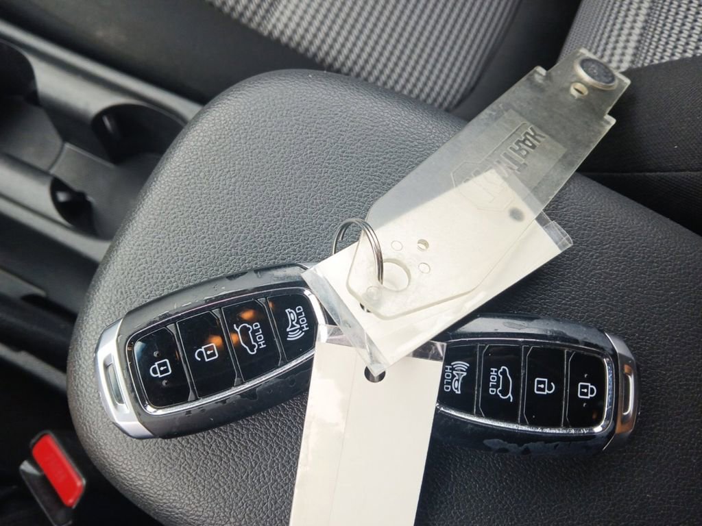 Used 2021 Hyundai Kona SEL FWD image 6