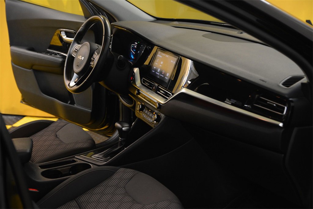 Used 2022 Kia Niro LXS w/ Digital Cluster Package image 29