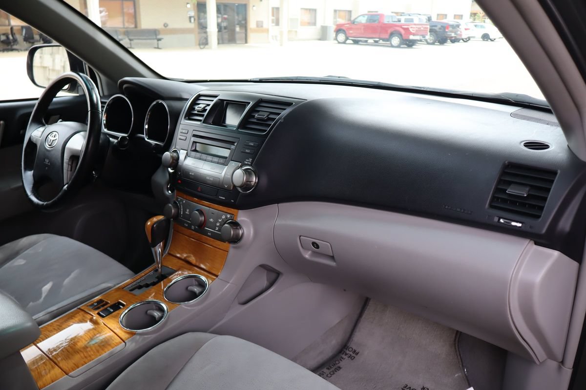 Used 2010 Toyota Highlander 4WD Hybrid image 17