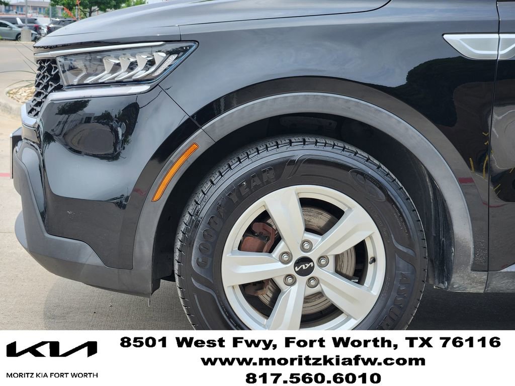 Used 2023 Kia Sorento LX FWD image 8
