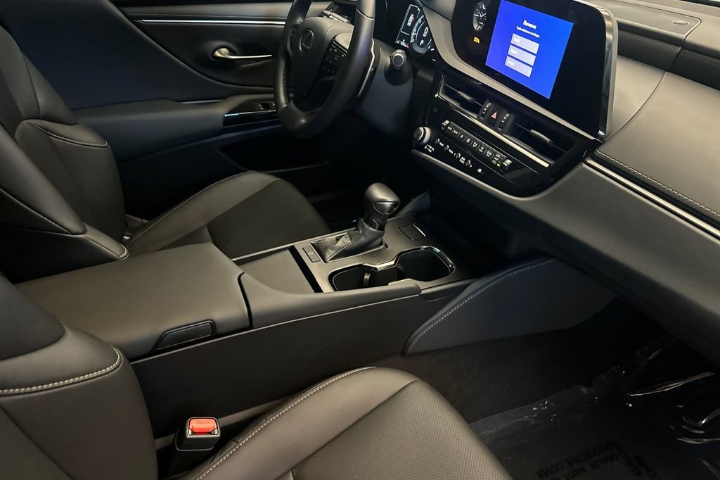 Certified 2025 Lexus ES 350 FWD image 15