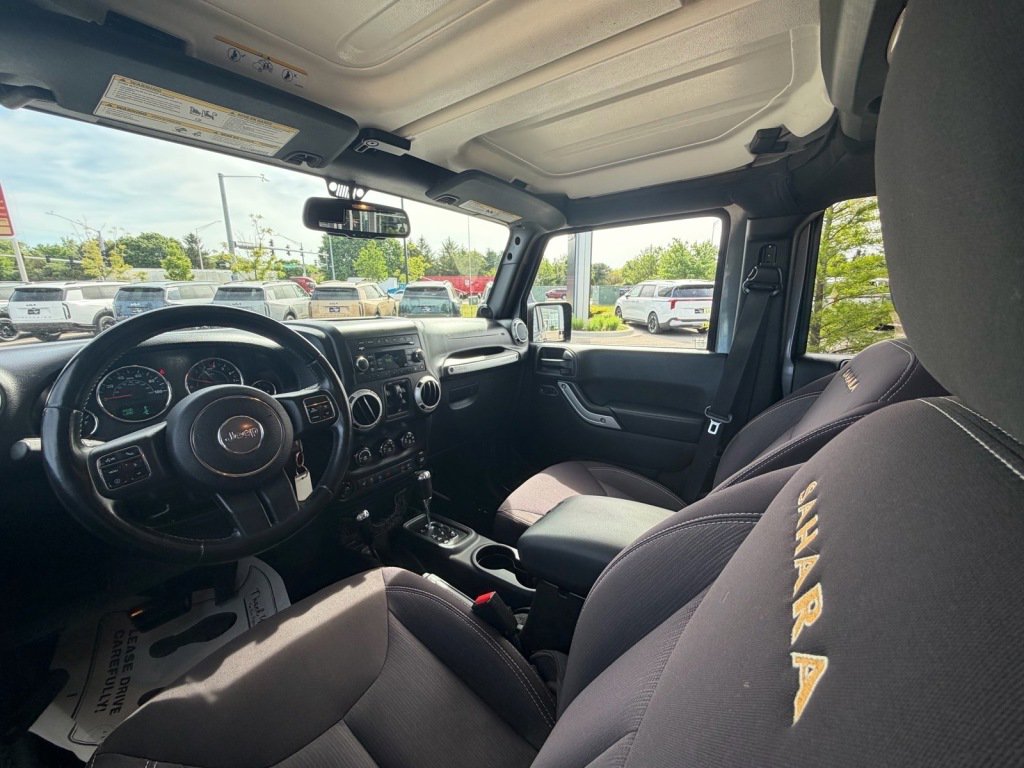 Used 2014 Jeep Wrangler Unlimited Sahara w/ Connectivity Group AWD/4WD image 9