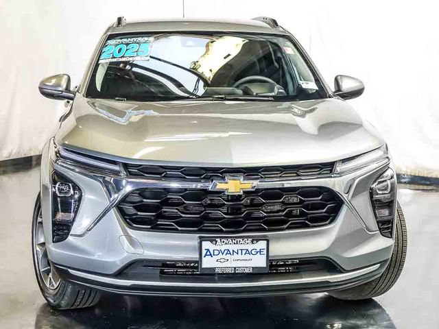 Certified 2025 Chevrolet Trax LT FWD image 7
