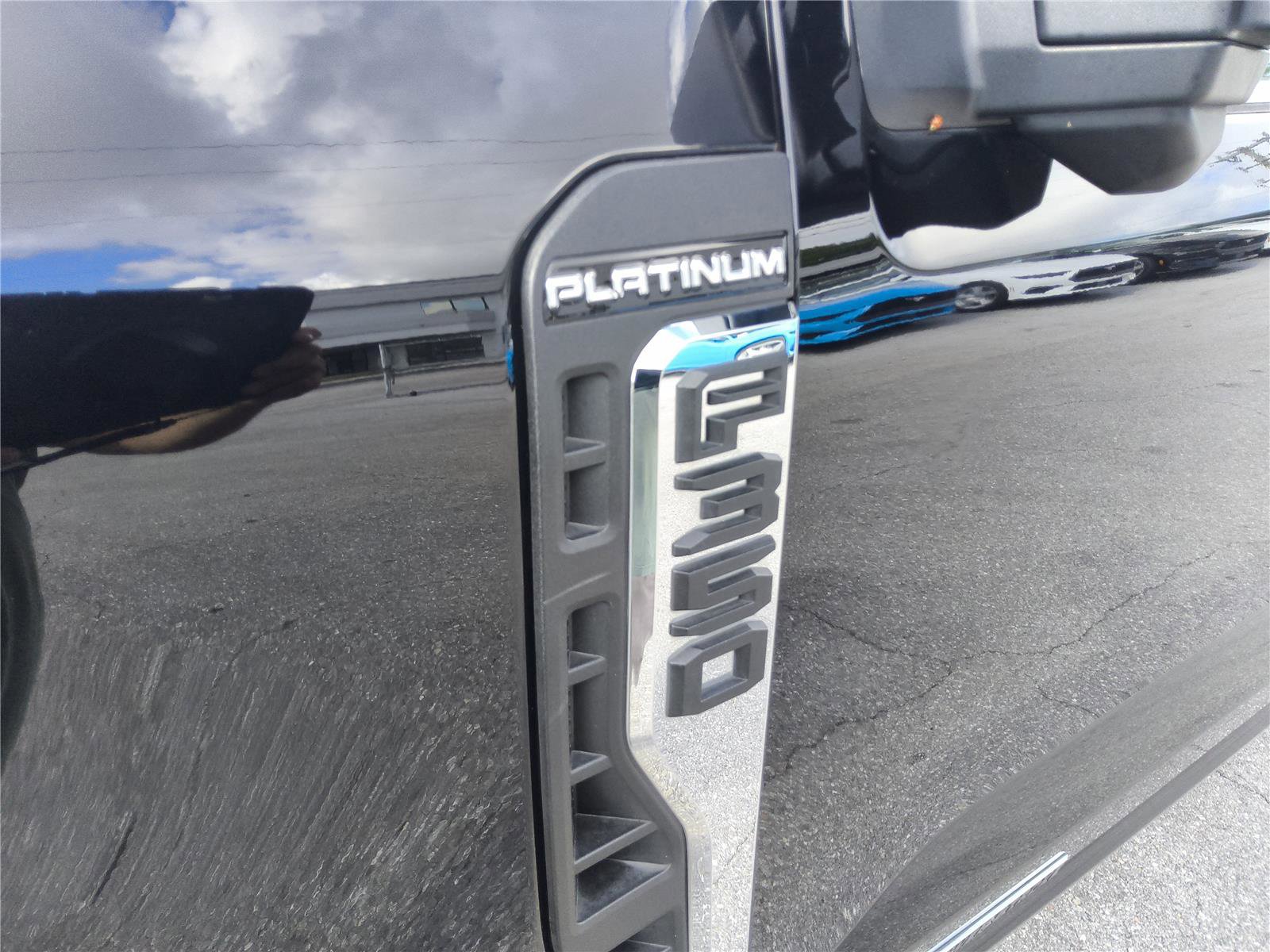 Used 2024 Ford F350 Platinum w/ Tremor Off-Road Package image 10