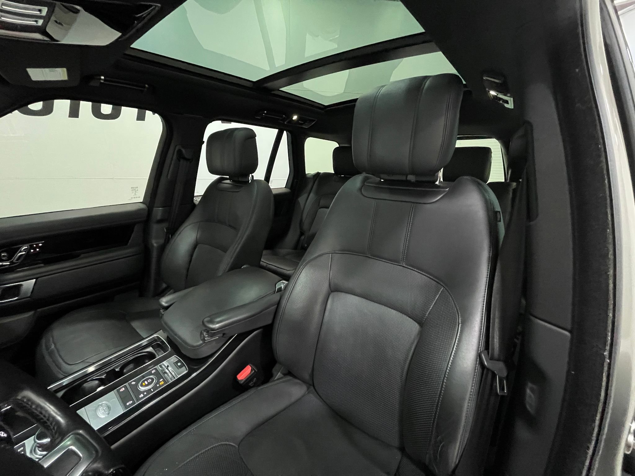 Used 2019 Land Rover Range Rover Supercharged AWD/4WD image 14