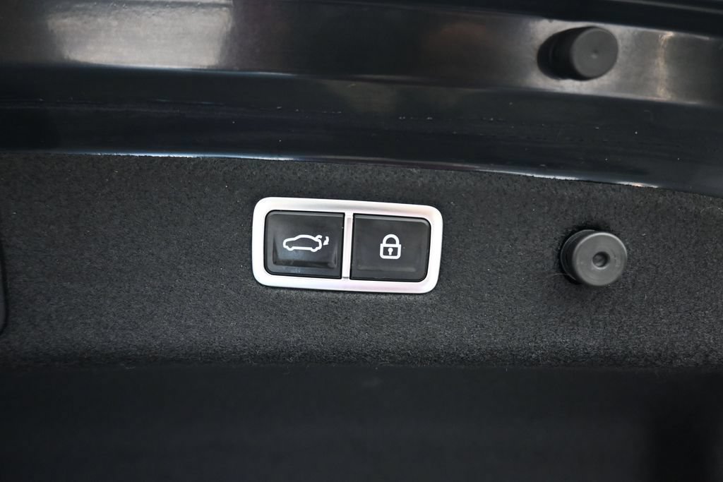 Used 2023 Genesis G70 3.3T w/ Sport Prestige Package RWD image 54