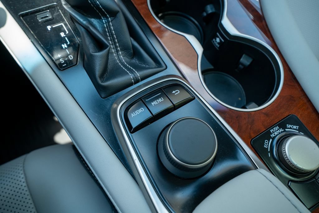 Used 2019 Lexus RX 350L FWD w/ Premium Package image 43