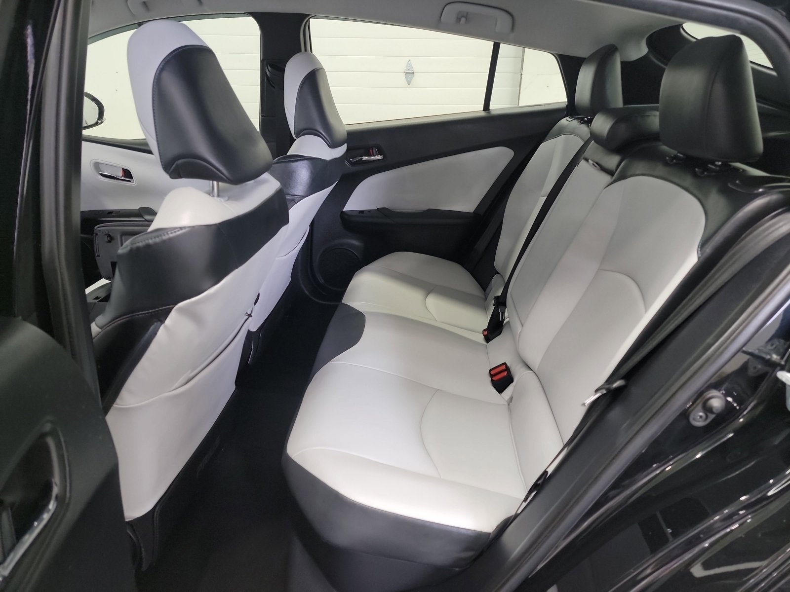 Used 2019 Toyota Prius XLE AWD/4WD image 27