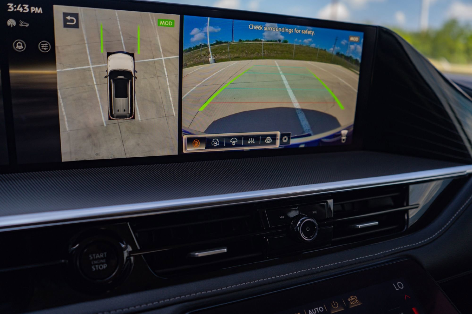 Certified 2025 INFINITI QX80 Luxe AWD/4WD image 17