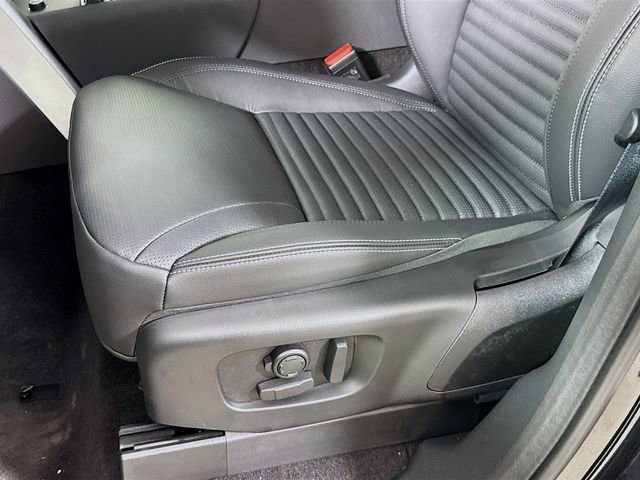 New 2026 Land Rover Discovery Limited Edition AWD/4WD image 22