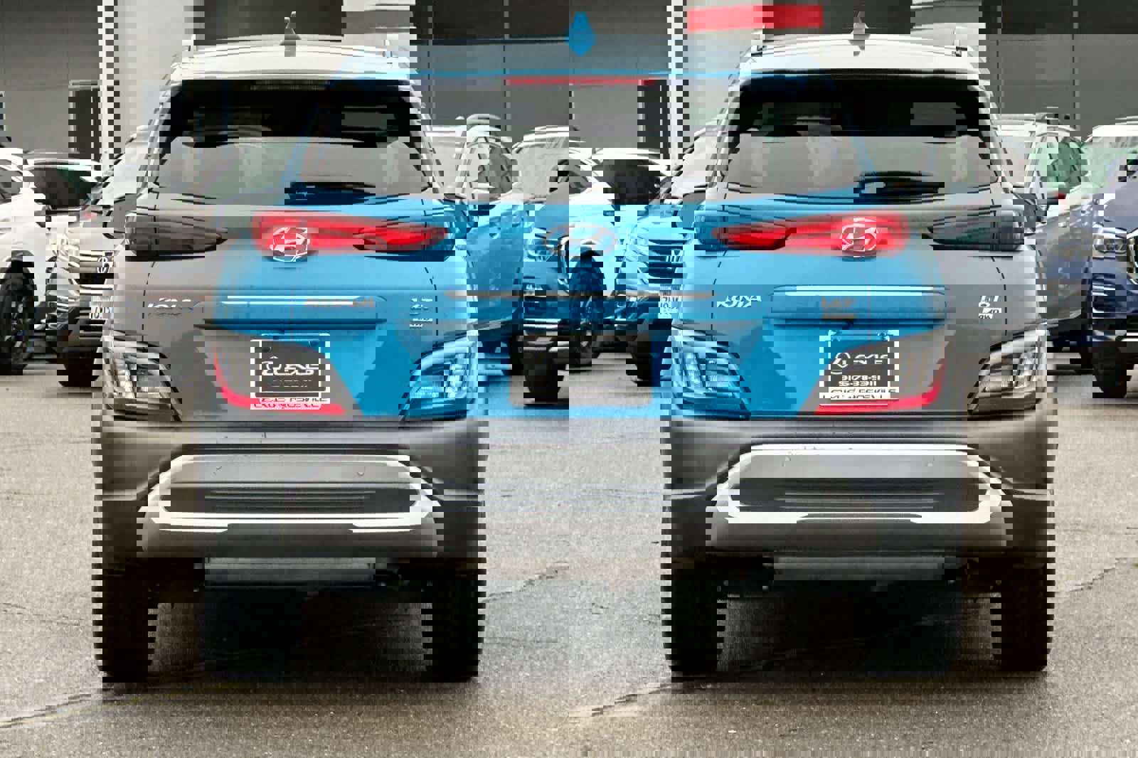 Used 2022 Hyundai Kona Limited w/ Cargo Package image 8