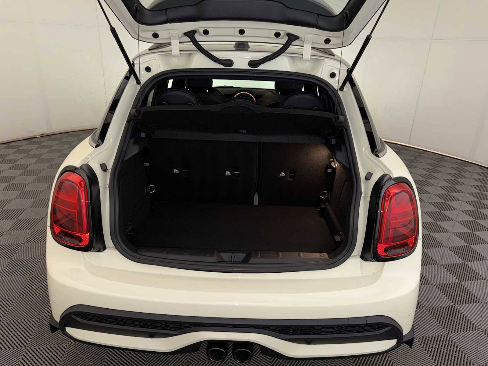 Used 2023 MINI Cooper S image 23