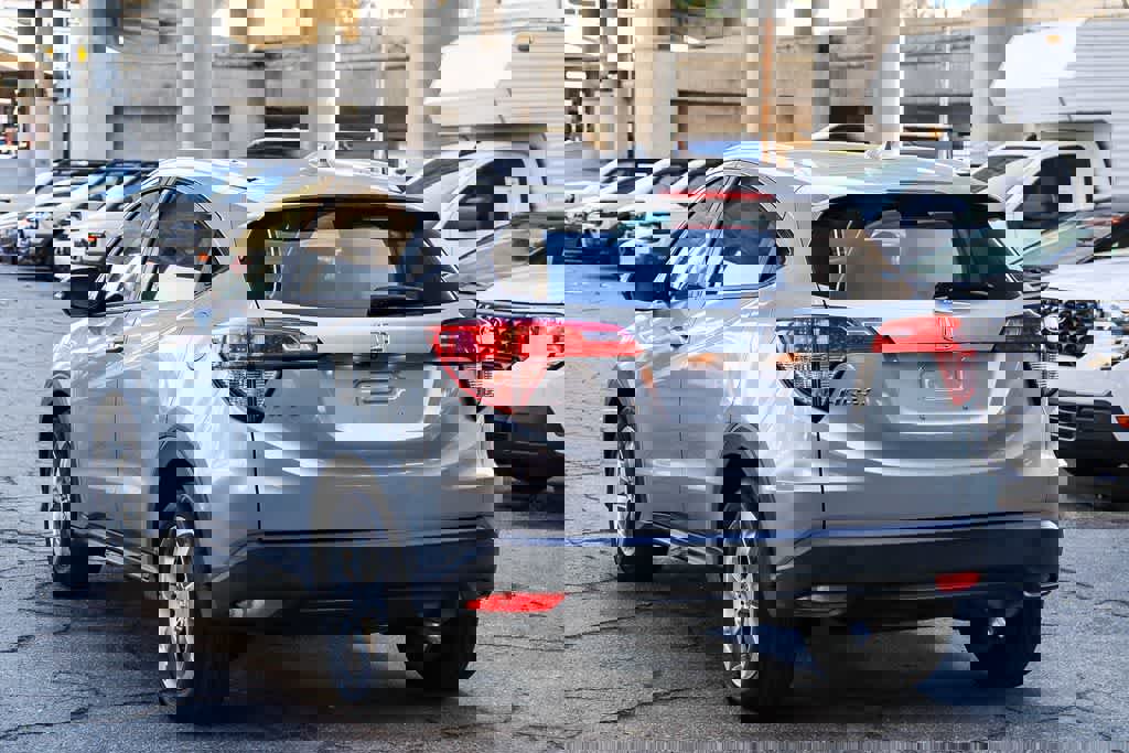 Used 2017 Honda HR-V EX-L image 6