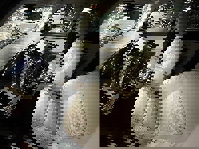 Used 2022 Jaguar E-PACE SE image 19