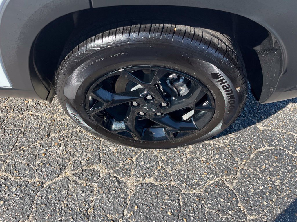 Used 2026 Chevrolet Trax LT w/ Midnight Edition FWD image 40