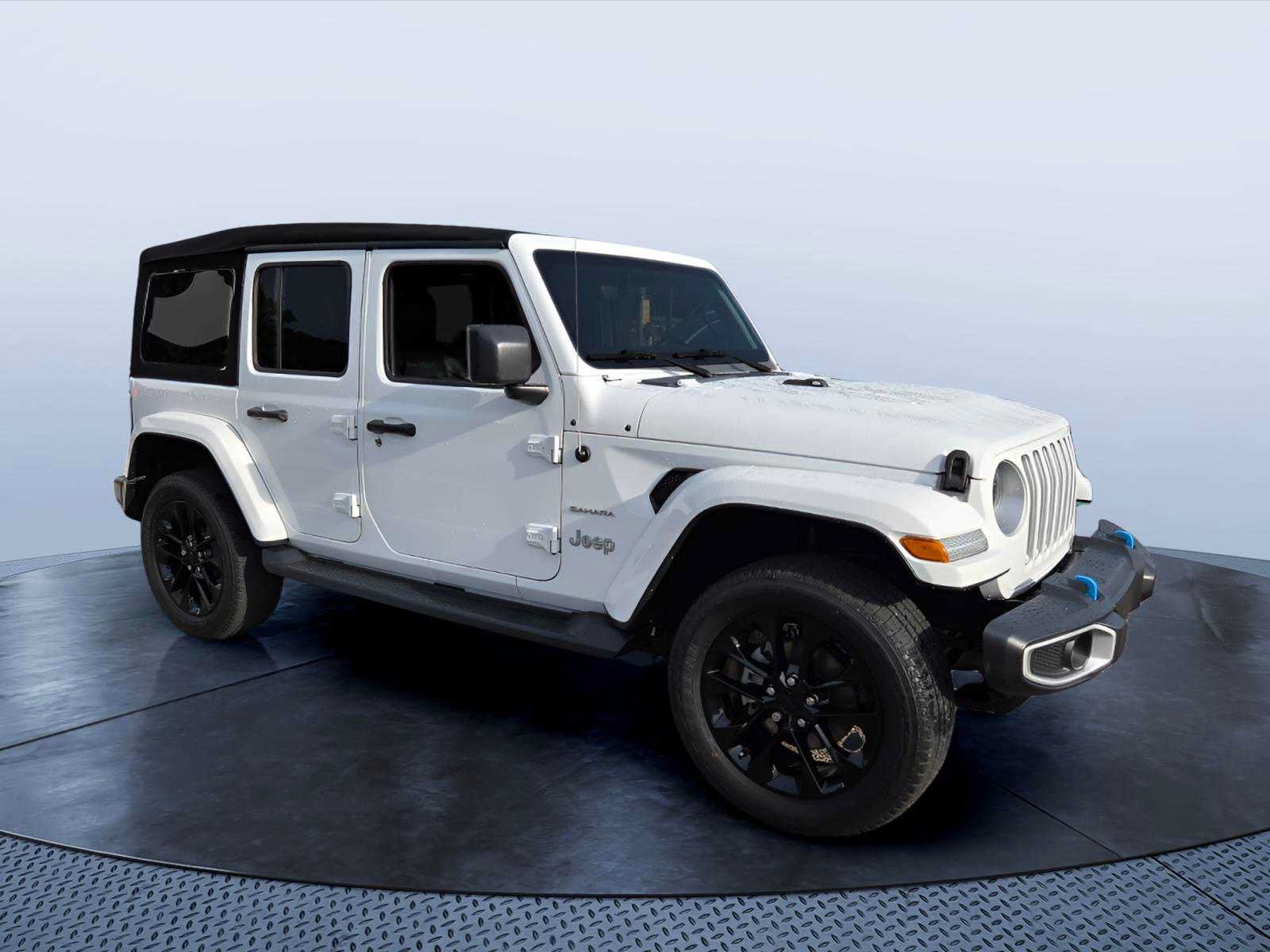 Used 2023 Jeep Wrangler Unlimited Sahara w/ Cold Weather Group AWD/4WD image 1