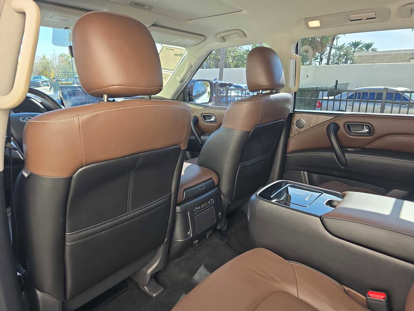 Certified 2024 INFINITI QX80 Premium Select w/ Cargo Package image 13