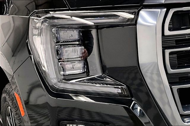 Used 2024 GMC Yukon AT4 w/ Technology Package AWD/4WD image 36