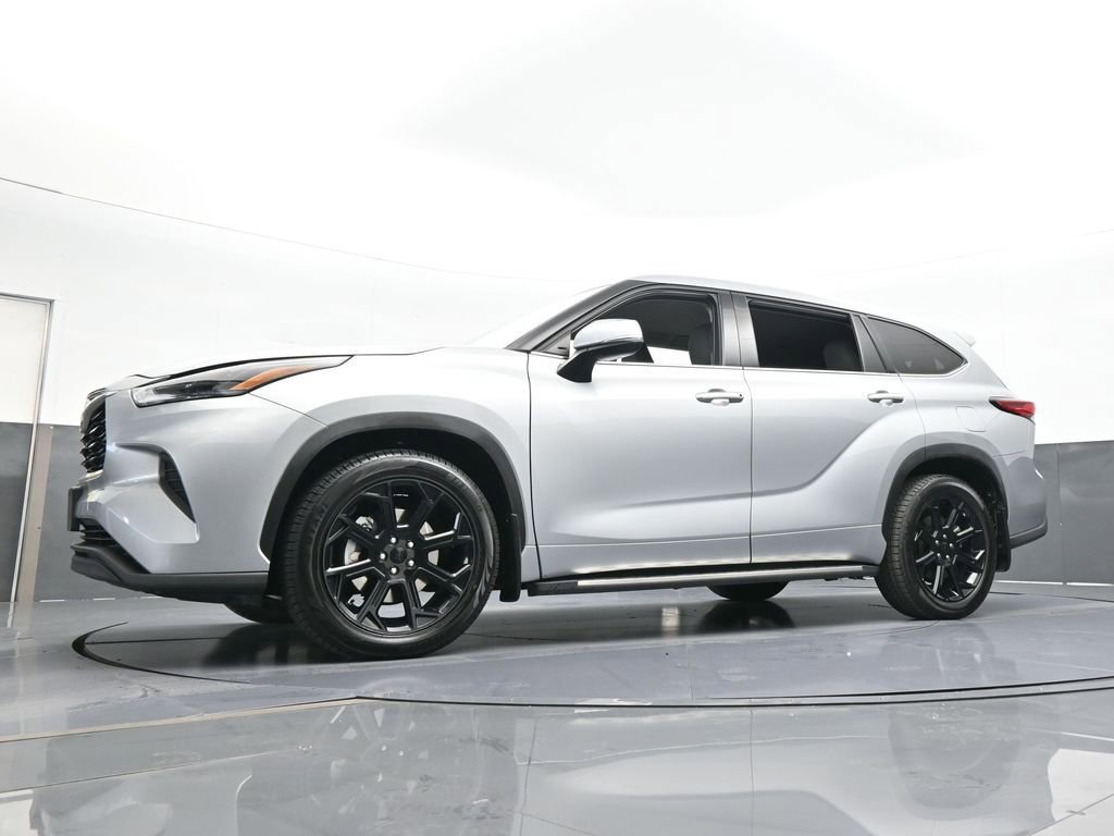 Used 2022 Toyota Highlander L image 57